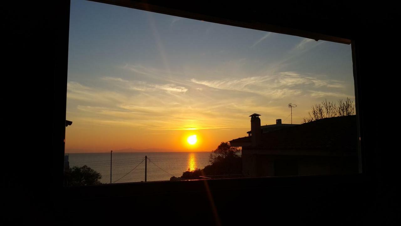Sss Saronida Sunset Spot Lägenhet Exteriör bild
